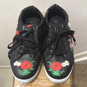 EUC Floral Embroidered Lace Up Sneakers